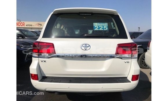 Buy Import Toyota Land Cruiser White Car in Import - Dubai in Abhasia Buy Import Toyota Land Cruiser White Car in Import - Dubai in Abhasia
