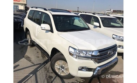 Buy Import Toyota Land Cruiser White Car in Import - Dubai in Abhasia Buy Import Toyota Land Cruiser White Car in Import - Dubai in Abhasia