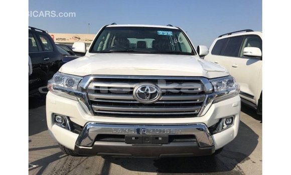 Buy Import Toyota Land Cruiser White Car in Import - Dubai in Abhasia Buy Import Toyota Land Cruiser White Car in Import - Dubai in Abhasia