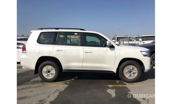 Buy Import Toyota Land Cruiser White Car in Import - Dubai in Abhasia Buy Import Toyota Land Cruiser White Car in Import - Dubai in Abhasia