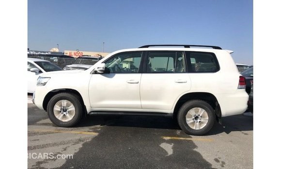 Buy Import Toyota Land Cruiser White Car in Import - Dubai in Abhasia Buy Import Toyota Land Cruiser White Car in Import - Dubai in Abhasia