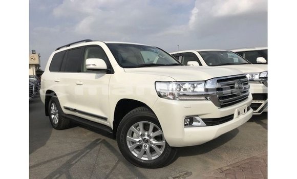 Buy Import Toyota Land Cruiser White Car in Import - Dubai in Abhasia Buy Import Toyota Land Cruiser White Car in Import - Dubai in Abhasia