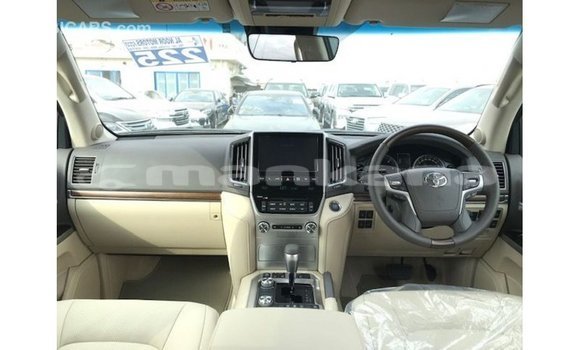 Buy Import Toyota Land Cruiser White Car in Import - Dubai in Abhasia Buy Import Toyota Land Cruiser White Car in Import - Dubai in Abhasia