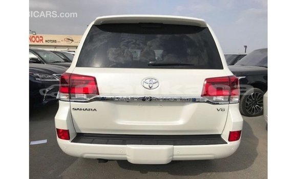 Buy Import Toyota Land Cruiser White Car in Import - Dubai in Abhasia Buy Import Toyota Land Cruiser White Car in Import - Dubai in Abhasia