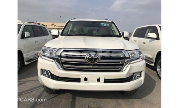 Buy Import Toyota Land Cruiser White Car in Import - Dubai in Abhasia Buy Import Toyota Land Cruiser White Car in Import - Dubai in Abhasia