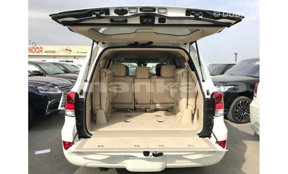 Buy Import Toyota Land Cruiser White Car in Import - Dubai in Abhasia Buy Import Toyota Land Cruiser White Car in Import - Dubai in Abhasia