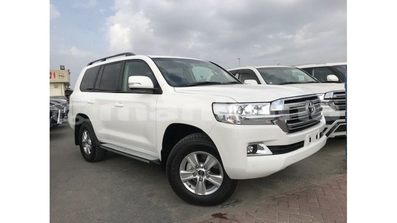 Big with watermark toyota land cruiser abhasia import dubai 2631