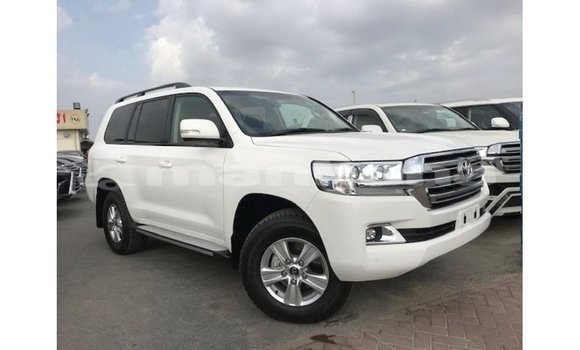 Buy Import Toyota Land Cruiser White Car in Import - Dubai in Abhasia Buy Import Toyota Land Cruiser White Car in Import - Dubai in Abhasia