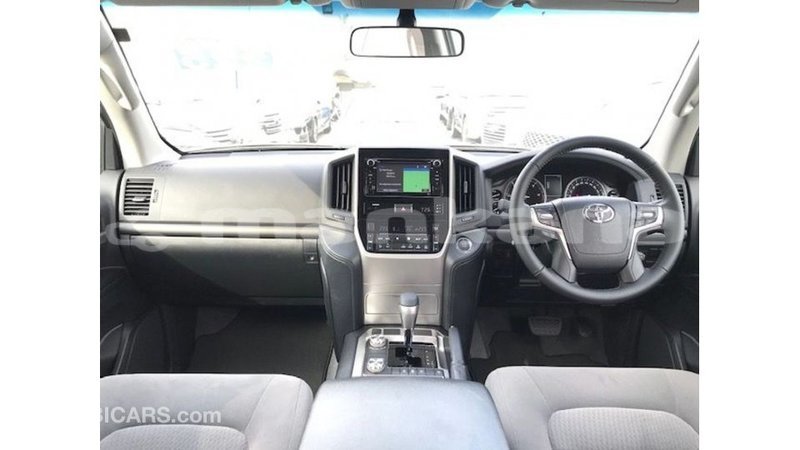 Big with watermark toyota land cruiser abhasia import dubai 2631