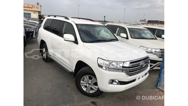 Big with watermark toyota land cruiser abhasia import dubai 2631