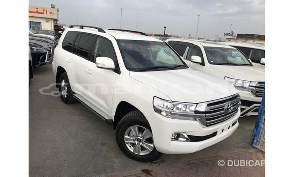 Buy Import Toyota Land Cruiser White Car in Import - Dubai in Abhasia Buy Import Toyota Land Cruiser White Car in Import - Dubai in Abhasia