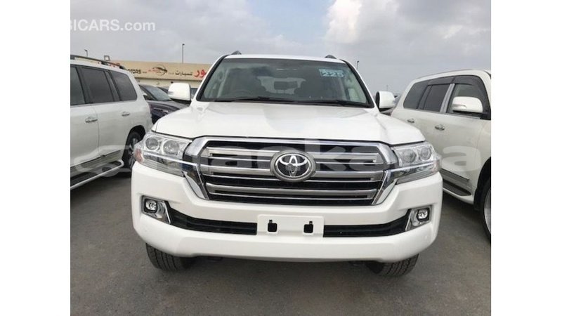 Big with watermark toyota land cruiser abhasia import dubai 2631