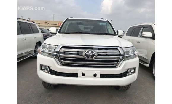 Buy Import Toyota Land Cruiser White Car in Import - Dubai in Abhasia Buy Import Toyota Land Cruiser White Car in Import - Dubai in Abhasia