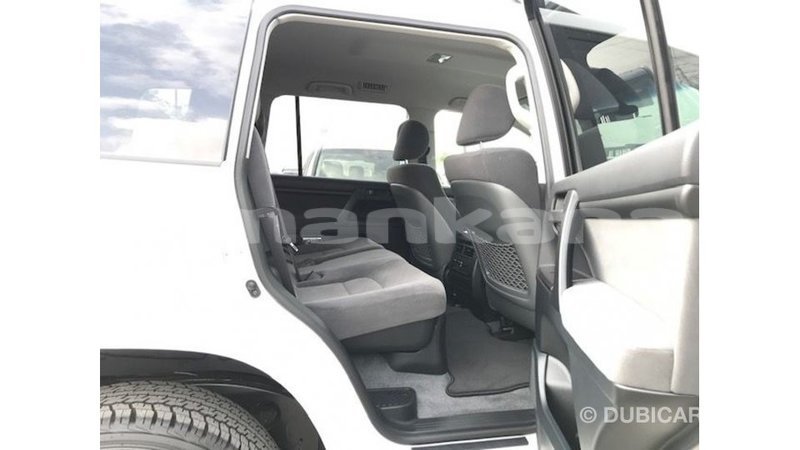 Big with watermark toyota land cruiser abhasia import dubai 2631