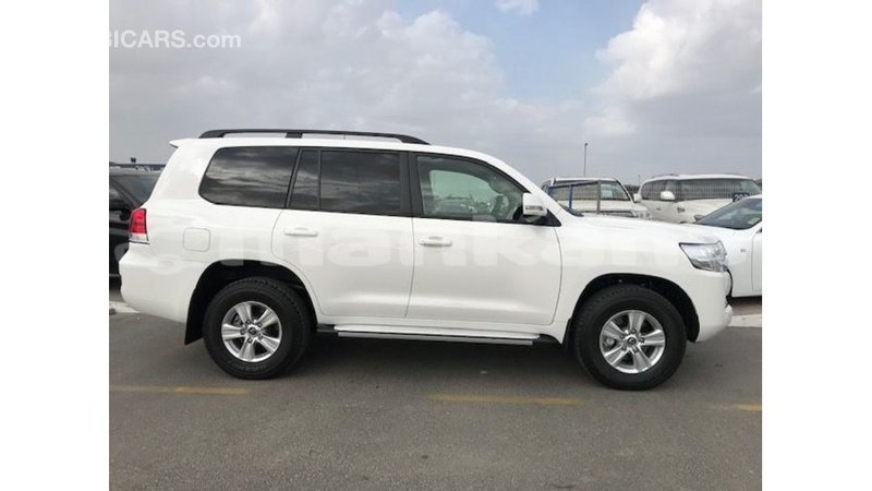 Big with watermark toyota land cruiser abhasia import dubai 2631