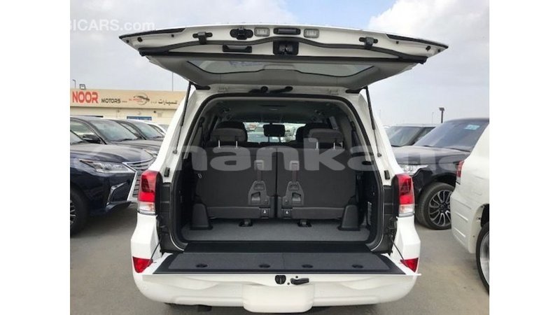Big with watermark toyota land cruiser abhasia import dubai 2631