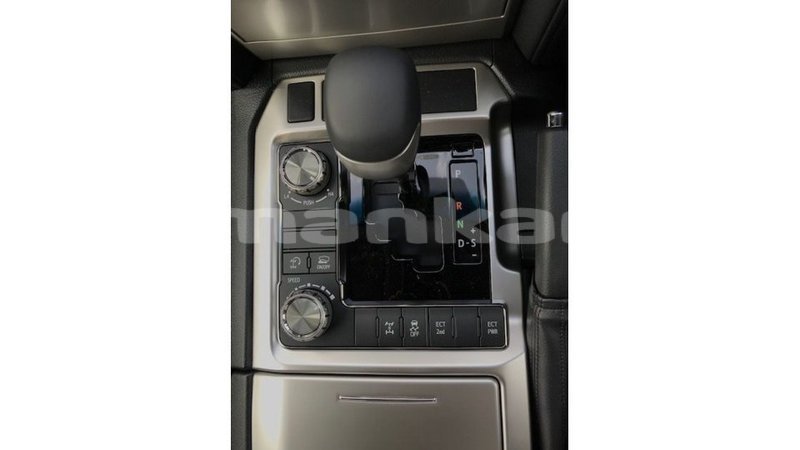 Big with watermark toyota land cruiser abhasia import dubai 2631