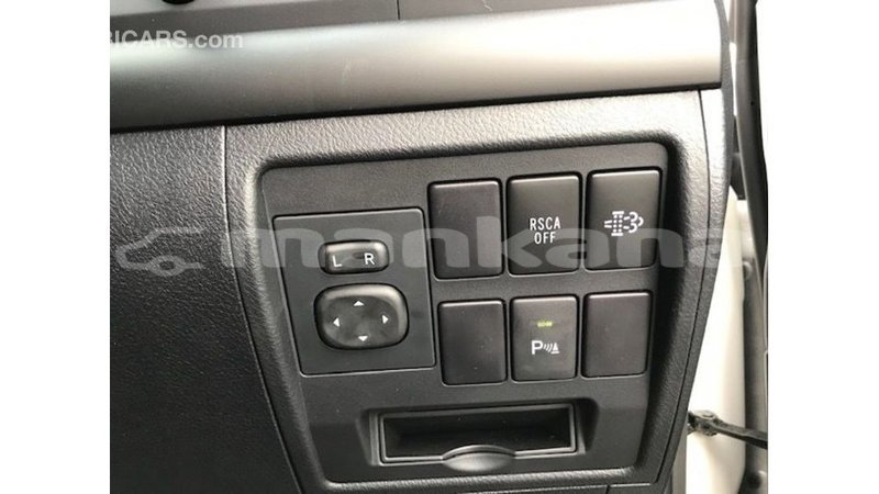 Big with watermark toyota land cruiser abhasia import dubai 2631