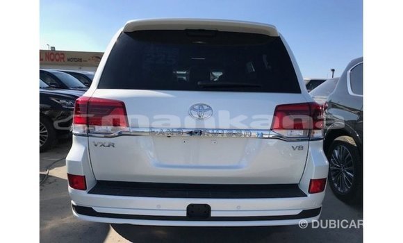 Buy Import Toyota Land Cruiser White Car in Import - Dubai in Abhasia Buy Import Toyota Land Cruiser White Car in Import - Dubai in Abhasia
