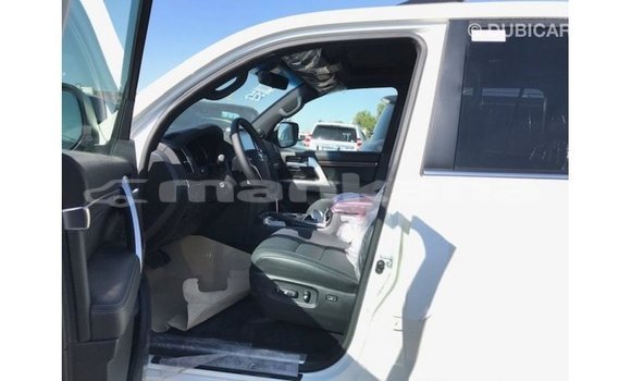 Buy Import Toyota Land Cruiser White Car in Import - Dubai in Abhasia Buy Import Toyota Land Cruiser White Car in Import - Dubai in Abhasia