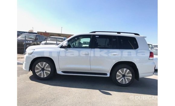 Buy Import Toyota Land Cruiser White Car in Import - Dubai in Abhasia Buy Import Toyota Land Cruiser White Car in Import - Dubai in Abhasia