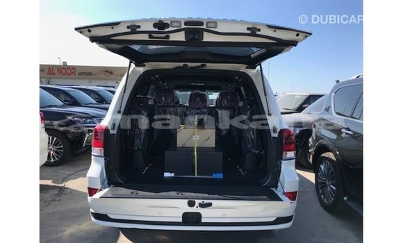 Buy Import Toyota Land Cruiser White Car in Import - Dubai in Abhasia Buy Import Toyota Land Cruiser White Car in Import - Dubai in Abhasia