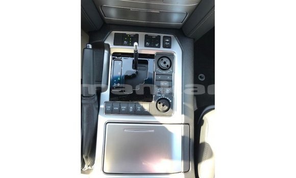 Buy Import Toyota Land Cruiser White Car in Import - Dubai in Abhasia Buy Import Toyota Land Cruiser White Car in Import - Dubai in Abhasia