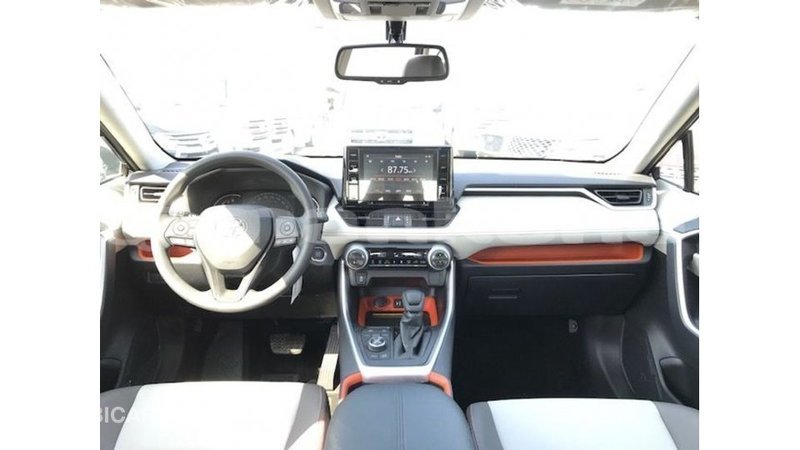 Big with watermark toyota hiace abhasia import dubai 2635