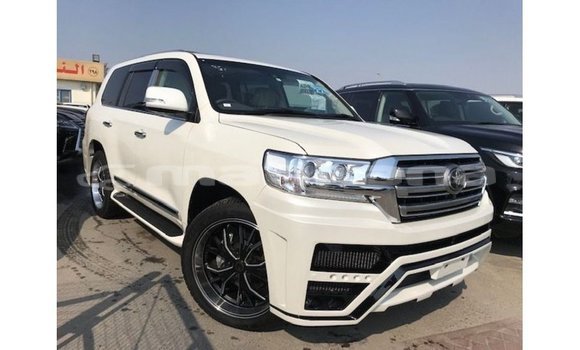 Buy Import Toyota Land Cruiser White Car in Import - Dubai in Abhasia Buy Import Toyota Land Cruiser White Car in Import - Dubai in Abhasia