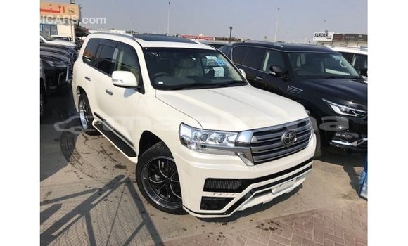 Buy Import Toyota Land Cruiser White Car in Import - Dubai in Abhasia Buy Import Toyota Land Cruiser White Car in Import - Dubai in Abhasia