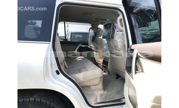 Buy Import Toyota Land Cruiser White Car in Import - Dubai in Abhasia Buy Import Toyota Land Cruiser White Car in Import - Dubai in Abhasia