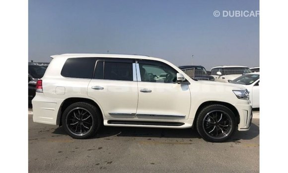 Buy Import Toyota Land Cruiser White Car in Import - Dubai in Abhasia Buy Import Toyota Land Cruiser White Car in Import - Dubai in Abhasia