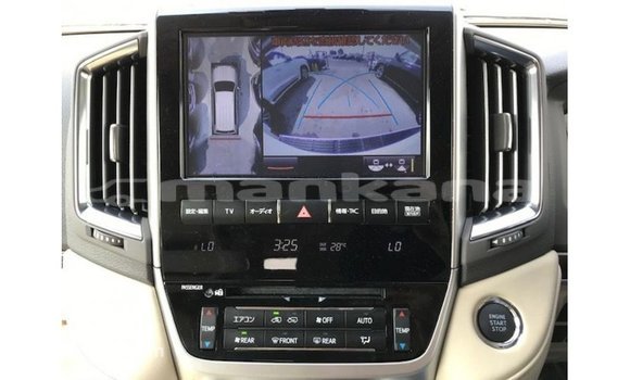 Buy Import Toyota Land Cruiser White Car in Import - Dubai in Abhasia Buy Import Toyota Land Cruiser White Car in Import - Dubai in Abhasia