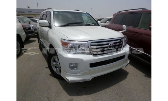 Buy Import Toyota Land Cruiser White Car in Import - Dubai in Abhasia Buy Import Toyota Land Cruiser White Car in Import - Dubai in Abhasia