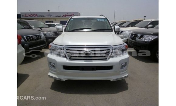 Buy Import Toyota Land Cruiser White Car in Import - Dubai in Abhasia Buy Import Toyota Land Cruiser White Car in Import - Dubai in Abhasia