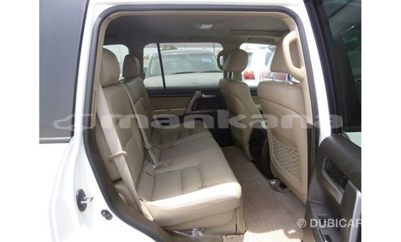 Buy Import Toyota Land Cruiser White Car in Import - Dubai in Abhasia Buy Import Toyota Land Cruiser White Car in Import - Dubai in Abhasia
