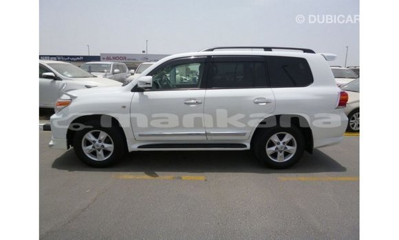 Buy Import Toyota Land Cruiser White Car in Import - Dubai in Abhasia Buy Import Toyota Land Cruiser White Car in Import - Dubai in Abhasia