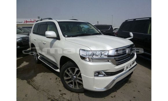 Buy Import Toyota Land Cruiser White Car in Import - Dubai in Abhasia Buy Import Toyota Land Cruiser White Car in Import - Dubai in Abhasia