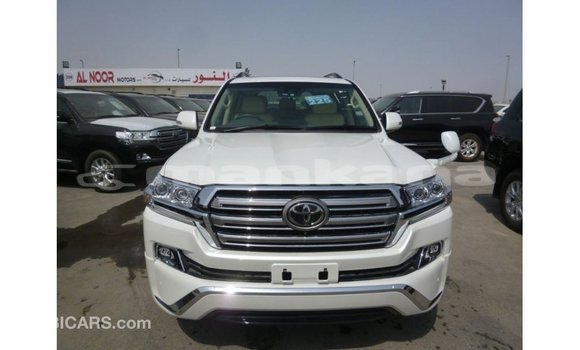 Buy Import Toyota Land Cruiser White Car in Import - Dubai in Abhasia Buy Import Toyota Land Cruiser White Car in Import - Dubai in Abhasia
