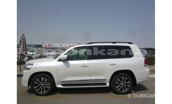 Buy Import Toyota Land Cruiser White Car in Import - Dubai in Abhasia Buy Import Toyota Land Cruiser White Car in Import - Dubai in Abhasia