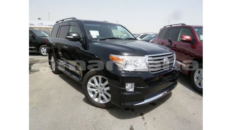 Big with watermark toyota land cruiser abhasia import dubai 2648