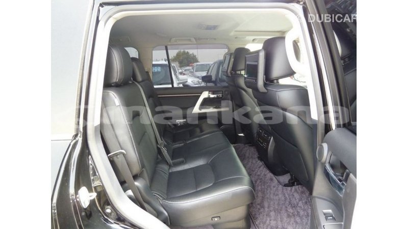 Big with watermark toyota land cruiser abhasia import dubai 2648