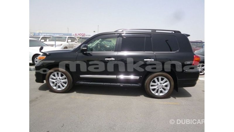Big with watermark toyota land cruiser abhasia import dubai 2648