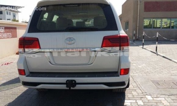 Buy Import Toyota Land Cruiser White Car in Import - Dubai in Abhasia Buy Import Toyota Land Cruiser White Car in Import - Dubai in Abhasia
