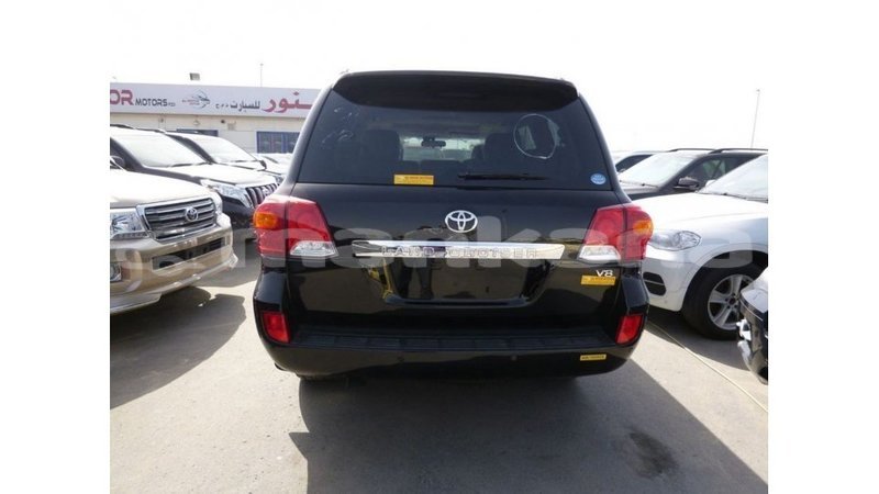 Big with watermark toyota land cruiser abhasia import dubai 2651
