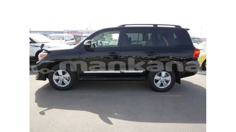 Big with watermark toyota land cruiser abhasia import dubai 2651