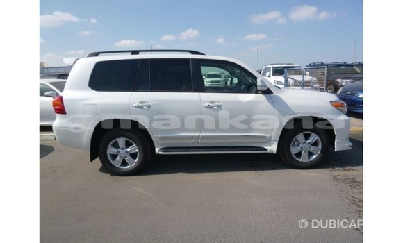 Buy Import Toyota Land Cruiser White Car in Import - Dubai in Abhasia Buy Import Toyota Land Cruiser White Car in Import - Dubai in Abhasia