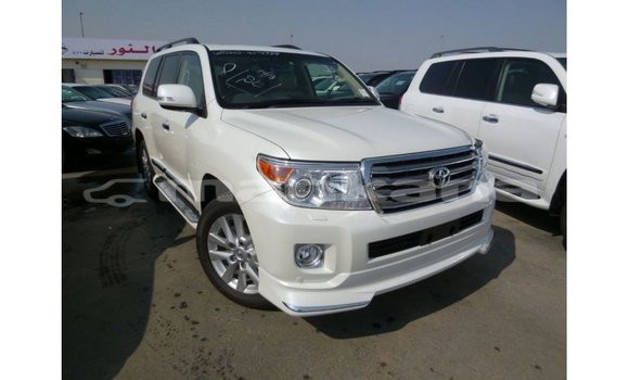 Buy Import Toyota Land Cruiser White Car in Import - Dubai in Abhasia Buy Import Toyota Land Cruiser White Car in Import - Dubai in Abhasia