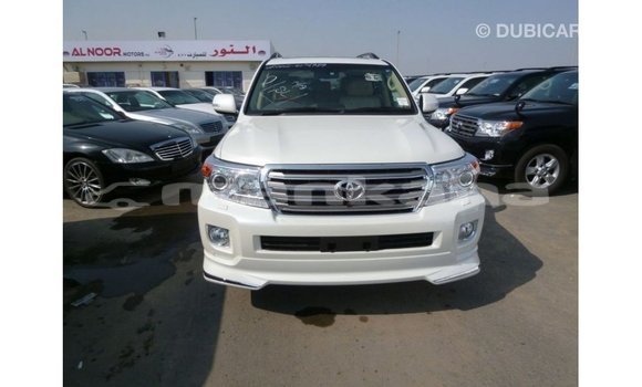 Buy Import Toyota Land Cruiser White Car in Import - Dubai in Abhasia Buy Import Toyota Land Cruiser White Car in Import - Dubai in Abhasia