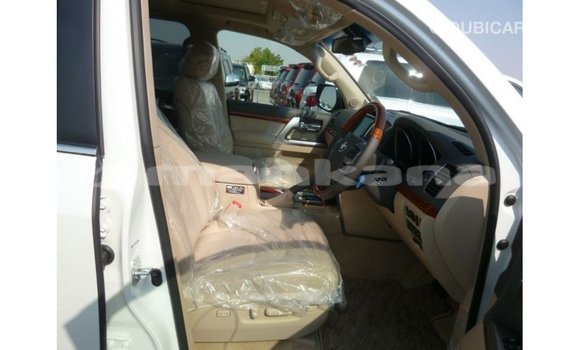 Buy Import Toyota Land Cruiser White Car in Import - Dubai in Abhasia Buy Import Toyota Land Cruiser White Car in Import - Dubai in Abhasia